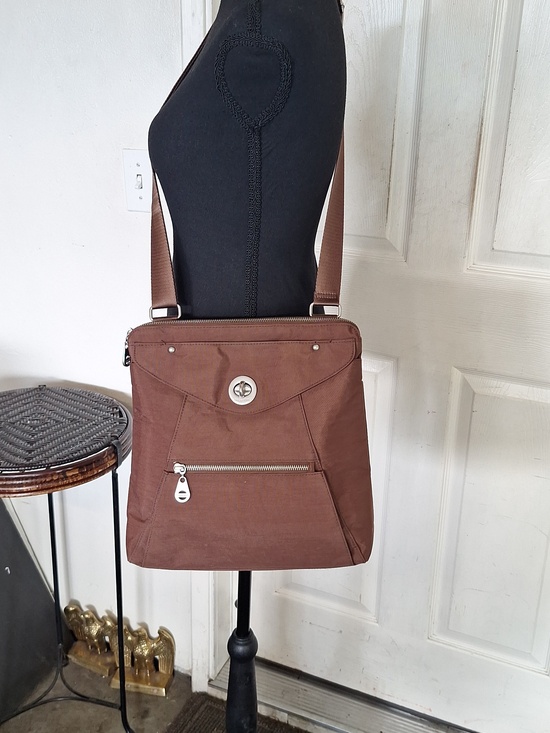 Baggallini Handbags - Baggallini Brown Crossbody Bag